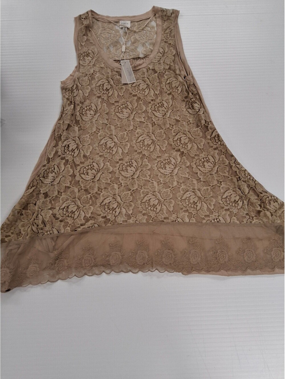 Cupio Beige Lace Overlay Sleeveless Top with Scalloped Hem Size L/G